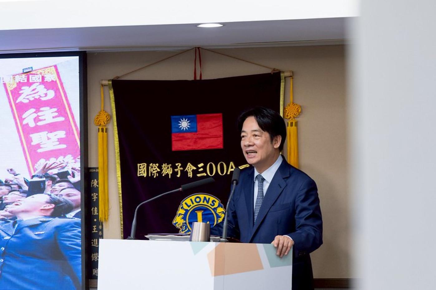 總統賴清德日前發表團結國家十講的第四講，拋出「國軍搭機可升等商務艙」等，引發討論。總統府提供