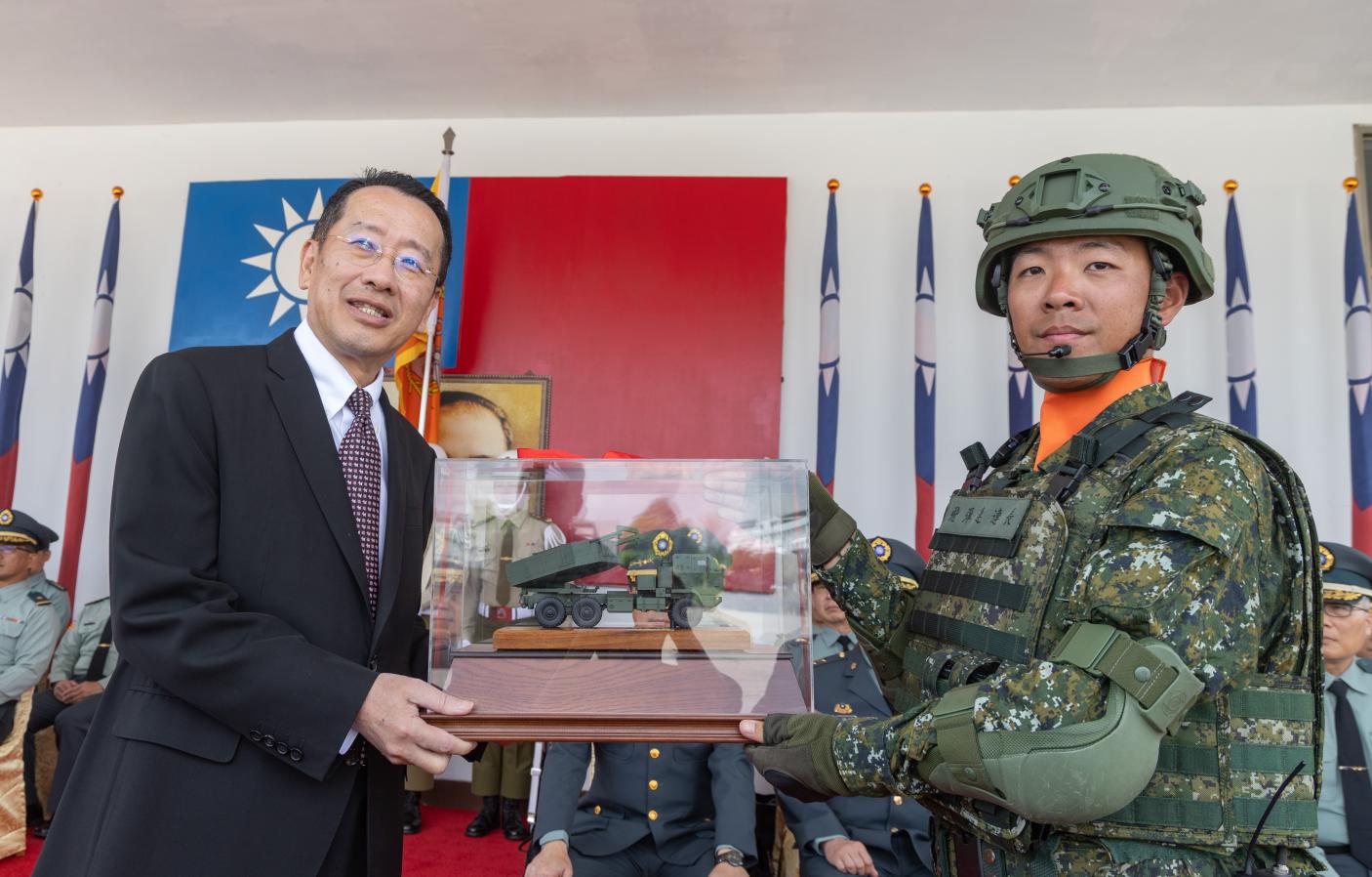 海馬士飛彈連4日成軍，國防部長顧立雄表示，期盼海馬士的加入，能有效強化國軍精準打擊能力。軍聞社