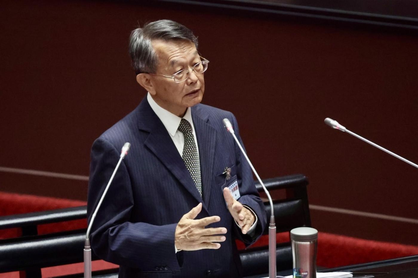 立法院全院委員會9日上午審查司法院長被提名人蔡秋明。蔡秋明說，中華民國可以也必須是一個法治國，如果有機會獲得立法院支持，他一定竭盡所能堅持法治精神，確保台灣得來不易的民主自由成果。 中央社