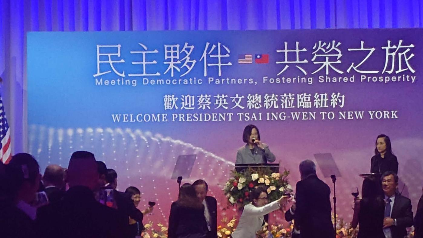 蔡英文出訪中美洲友邦，去程過境美國紐約，首夜出席僑宴獲熱烈歡迎。蘇聖怡攝