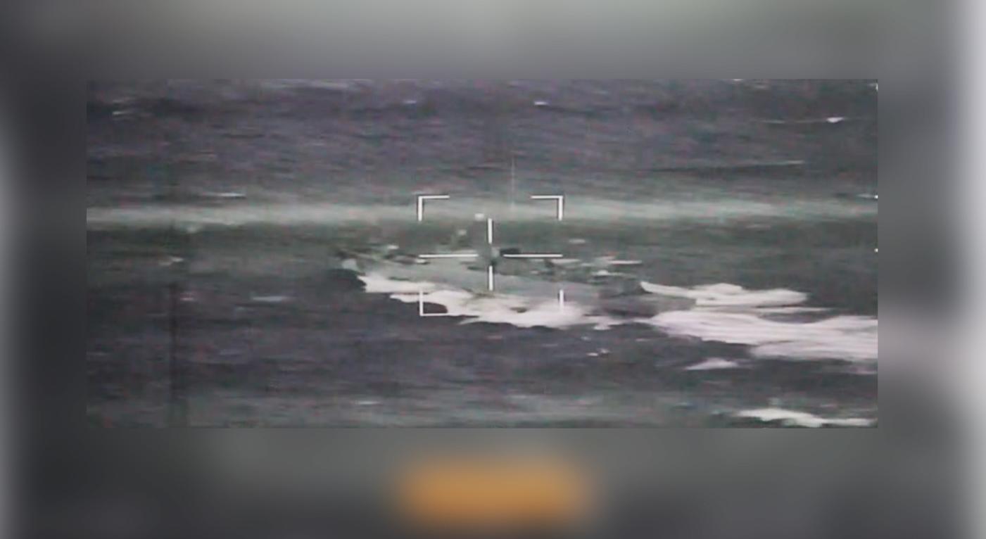 4月8日我海軍空中兵力監控共軍蘇州艦。國防部提供