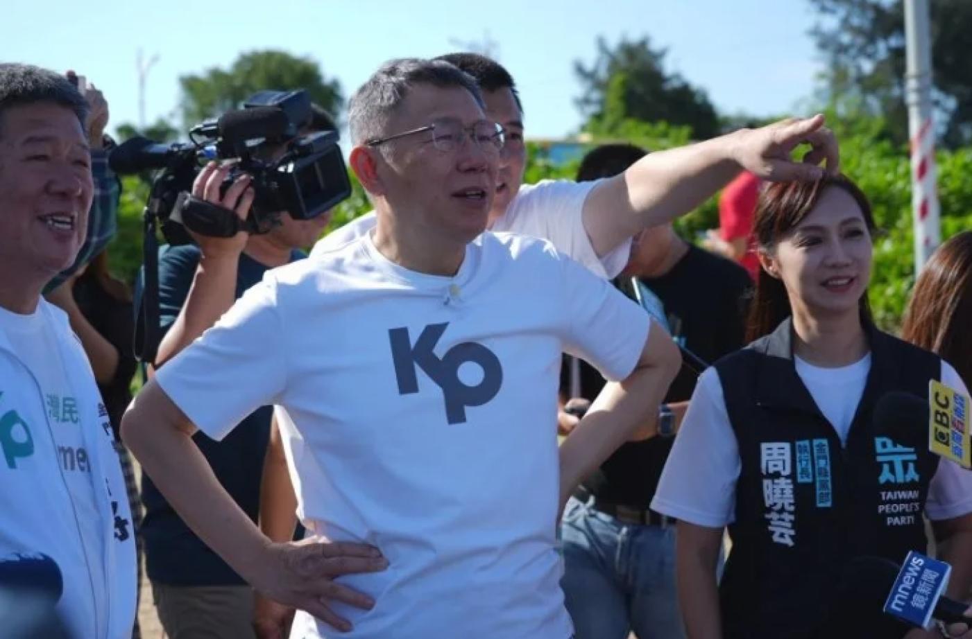 柯文哲參觀金門景點。民眾黨提供