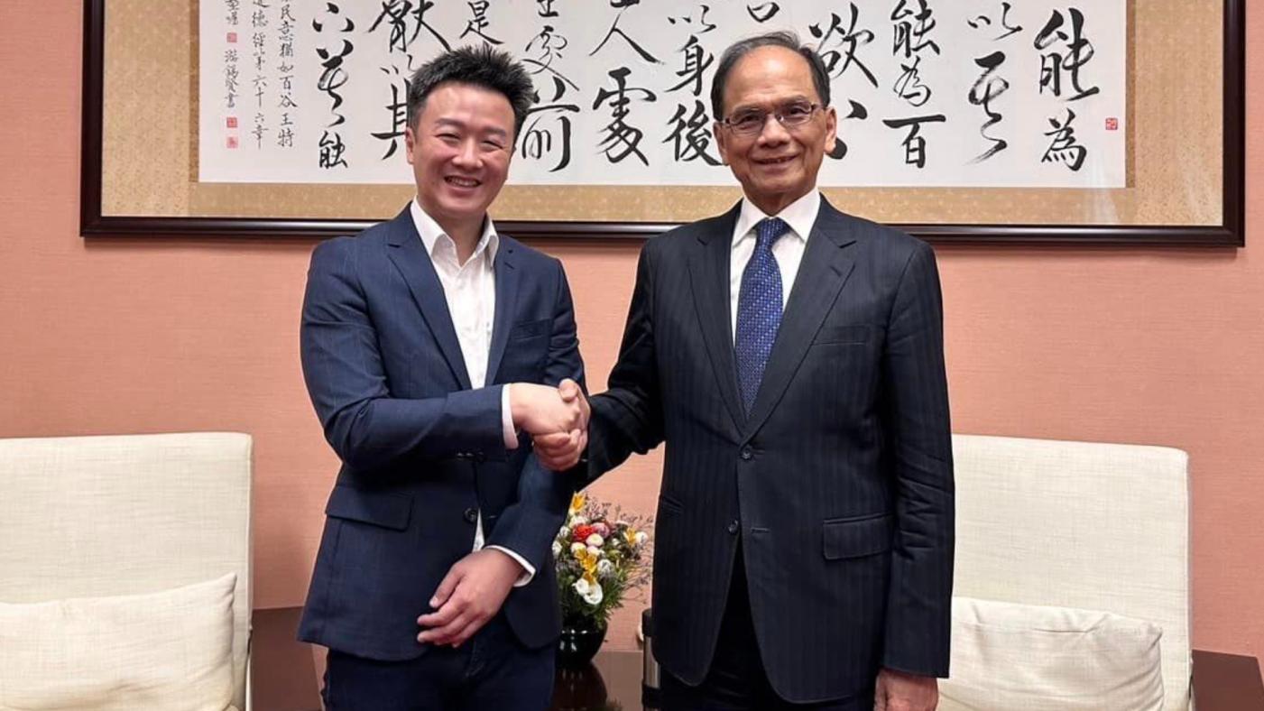 李正皓（左）9日出面受訪表示，社會上99.9％的人都理解我是清白角色。選舉過程中卻不斷被當成箭靶。翻攝李正皓臉書