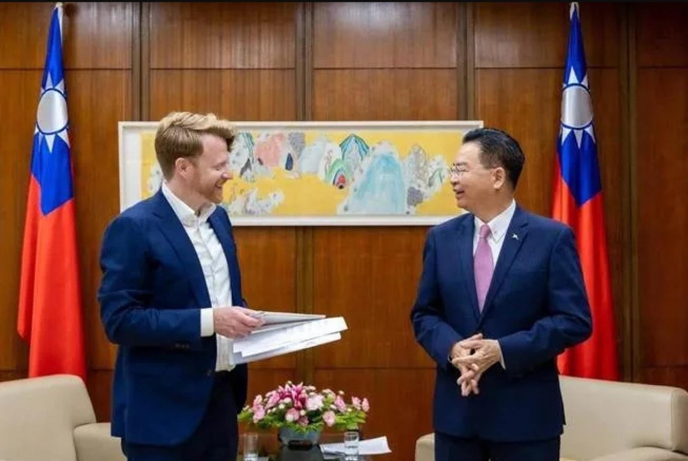 吳釗燮呼籲台澳雙方應互派武官進駐。外交部提供